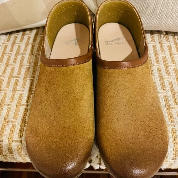 Women’s NWOB Dansko Brenna Slip-On Tan Burnished Suede Clogs Size EU 37 US 6.5-7 - Picture 12 of 13